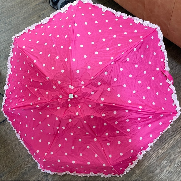 ☂️ ☀️ Vintage Pink Ruffle Trim Polka Dot Compact Umbrella - Picture 7 of 9